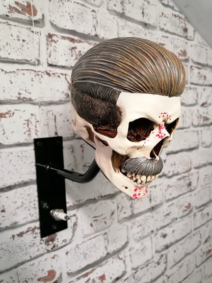 SkullRack – Holder til hjelm og jakke